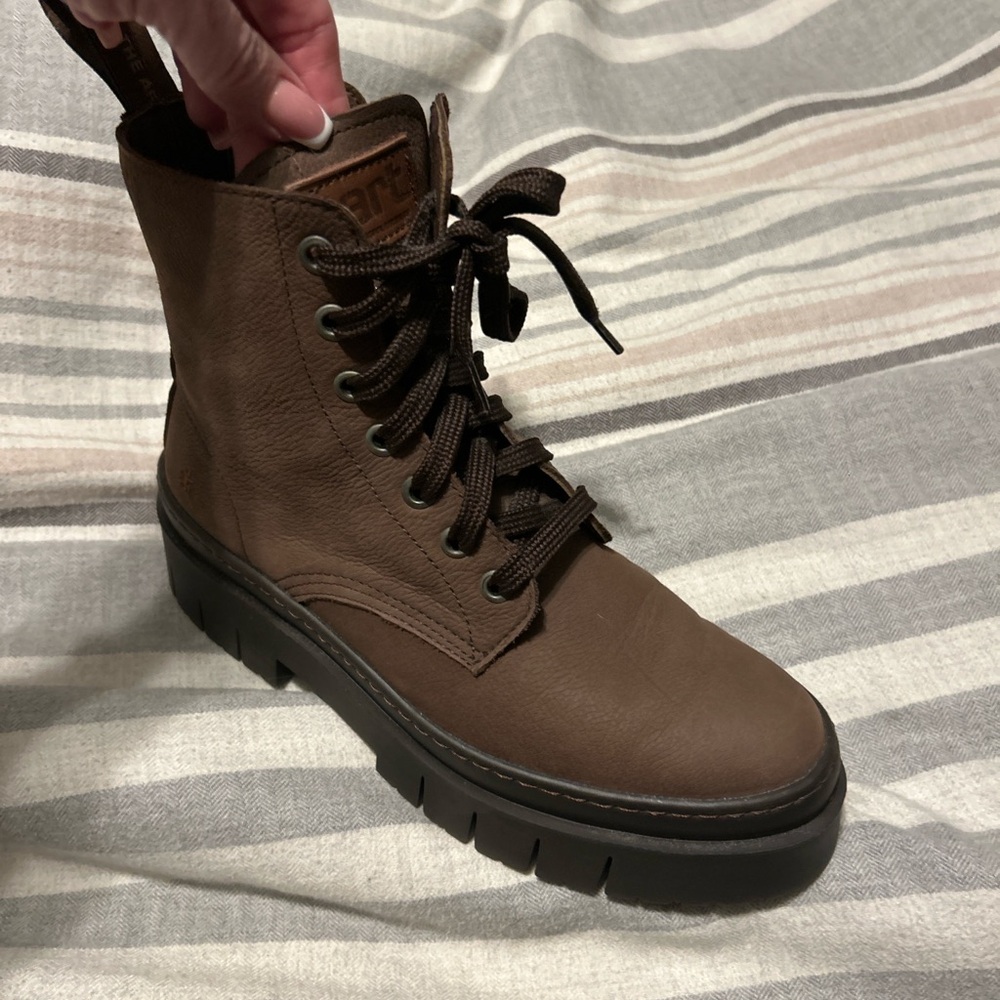 The *Art Company Brown Leather Boots size 38